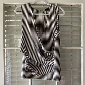 Flattering Ann Taylor 6 seersucker top